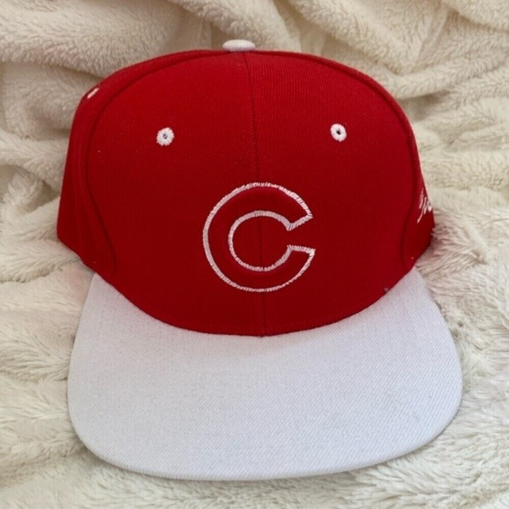 Chicago Cubs baseball cap adjustable red white